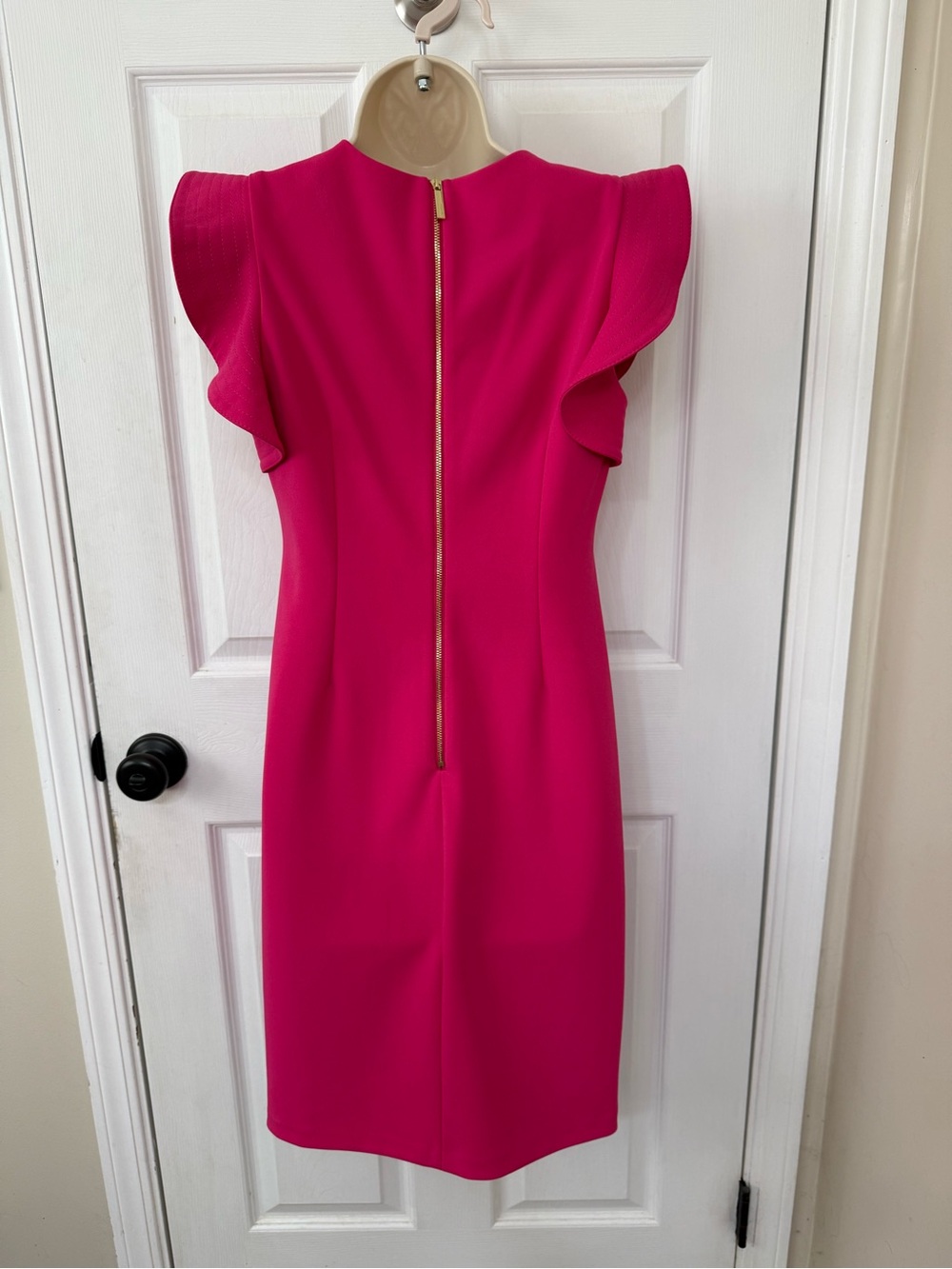 NWT Calvin Klein Hibiscus Pink Flutter Sleeve Sheath Dress Size 4 - Picture 4 of 12